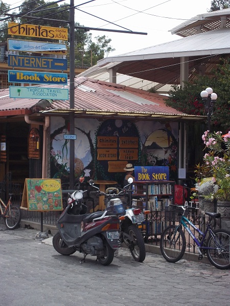 Las Chinitas Cafe Restaurante Santander Panajachel Front Entrance Sign