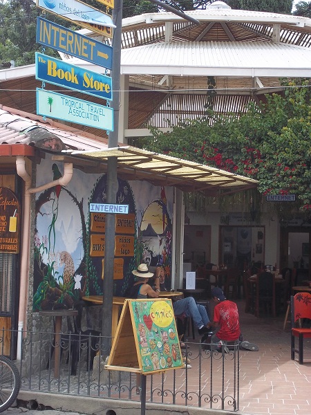 Las Chinitas Cafe Restaurante Santander Panajachel Front Entrance